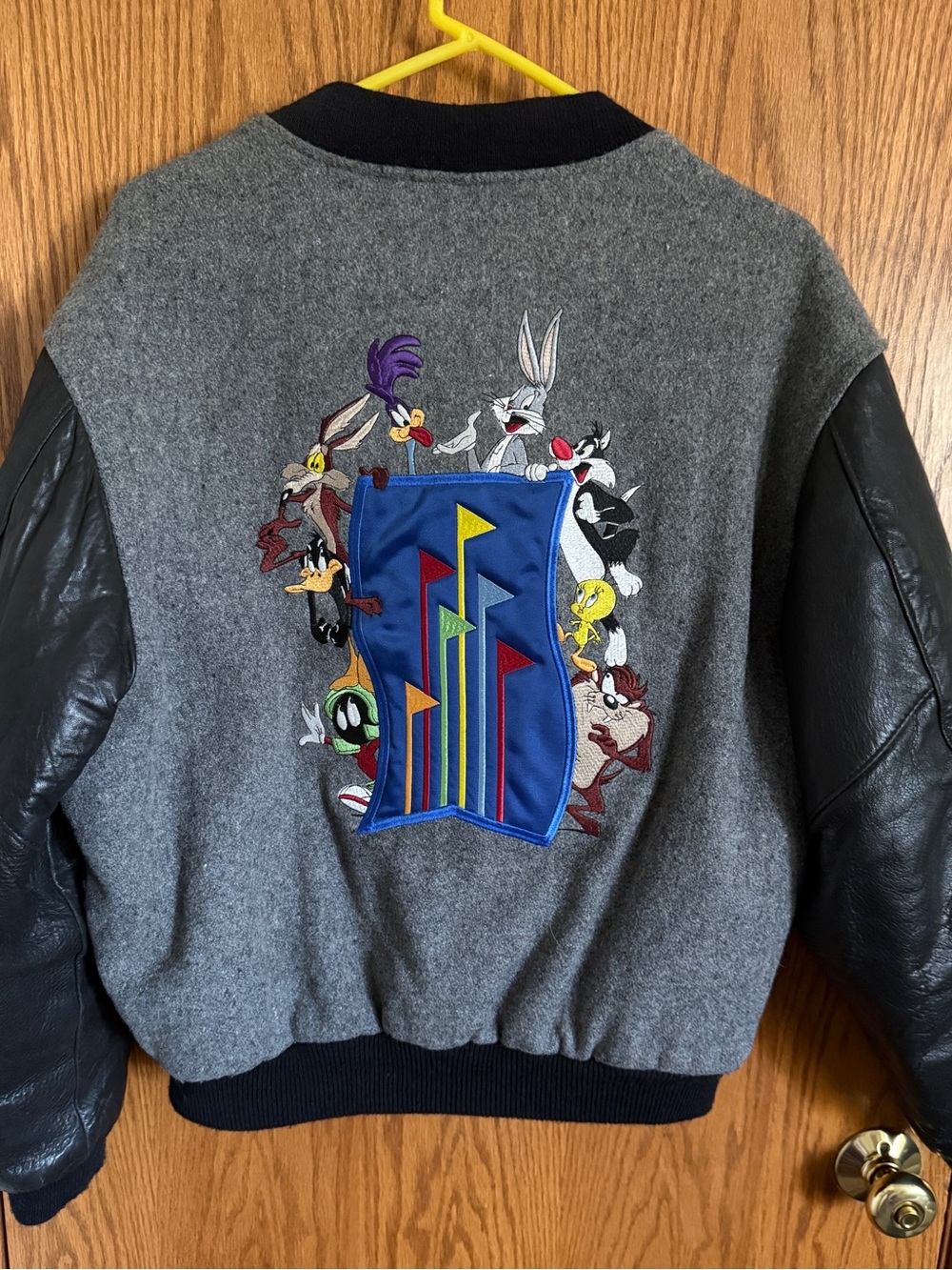 Vtg 1990's Six Flags Looney Tunes Varsity Bomber Jacket Leather Wool Men's Sz S